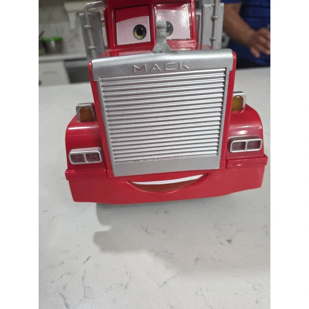 SUPER TRACK MACK Disney Pixar Cars truck cab 2018 lights sound 15